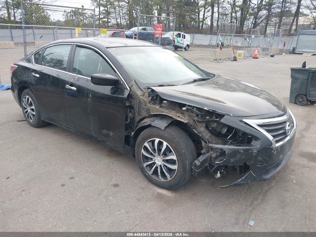 Salvage Nissan Altima Image