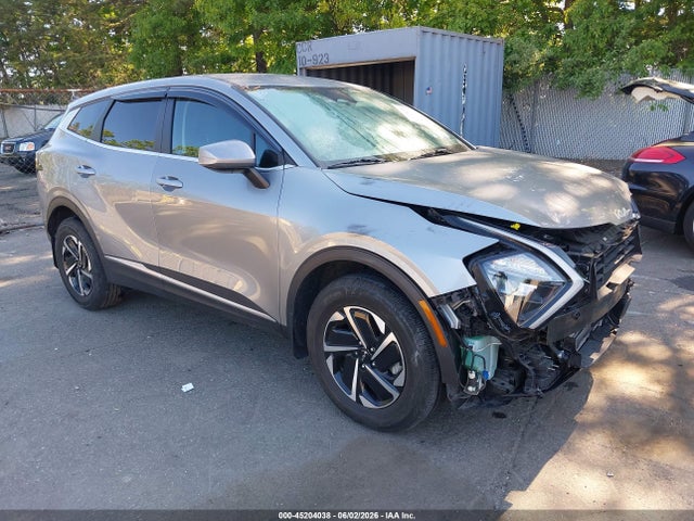 Salvage Kia Sportage Image