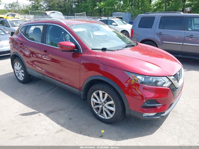 Salvage Nissan Rogue Image