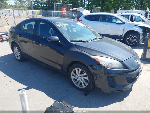 Salvage Mazda Mazda3 Image