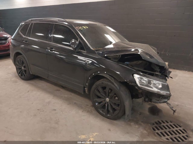 Salvage Volkswagen Tiguan Image