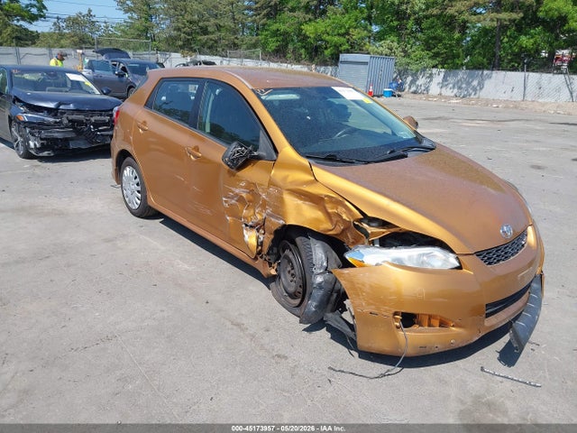 Salvage Toyota Matrix Image