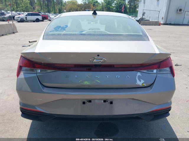 Hyundai ELANTRA Sel