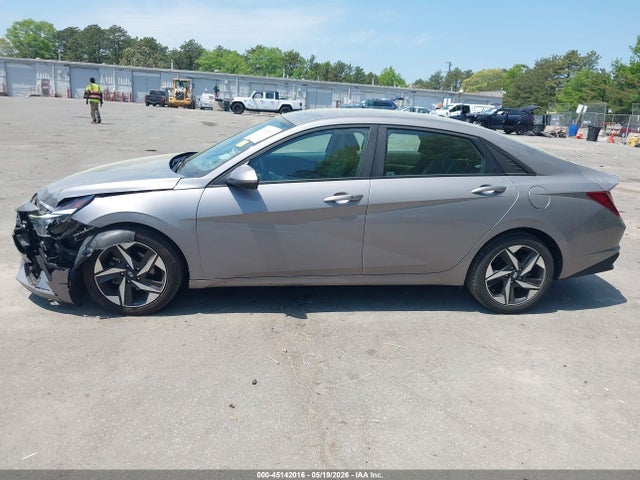 Hyundai ELANTRA Sel
