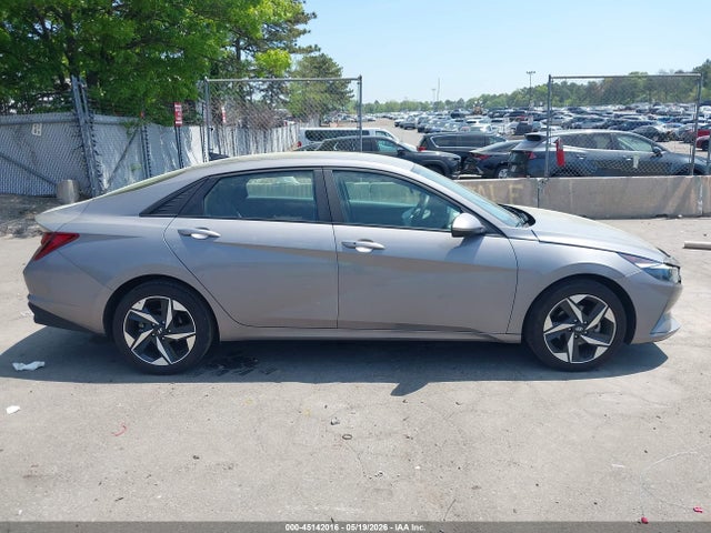 Hyundai ELANTRA Sel