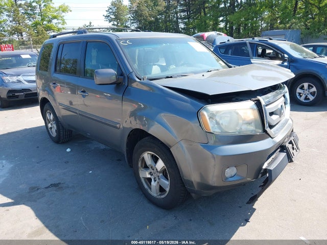 Salvage Honda Pilot Image