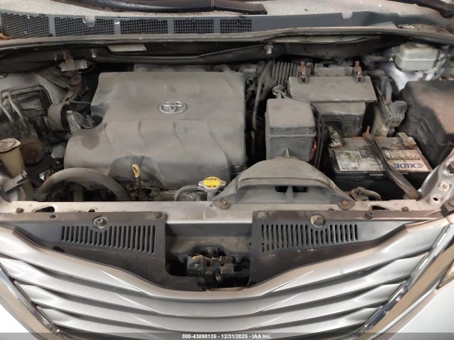 Toyota Sienna Xle V6 8 Passenger