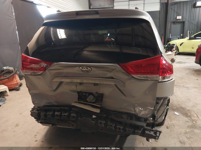 Toyota Sienna Xle V6 8 Passenger