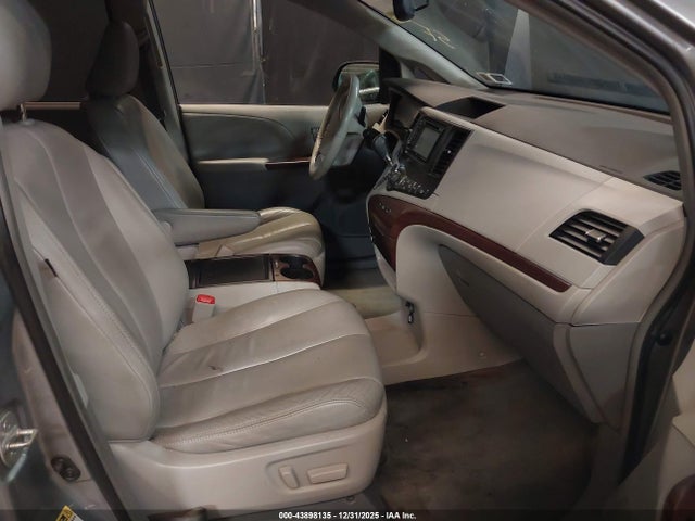 Toyota Sienna Xle V6 8 Passenger