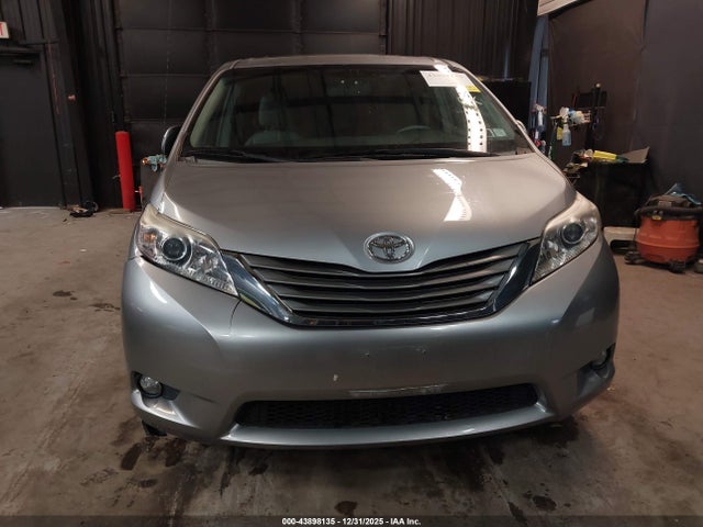 Toyota Sienna Xle V6 8 Passenger