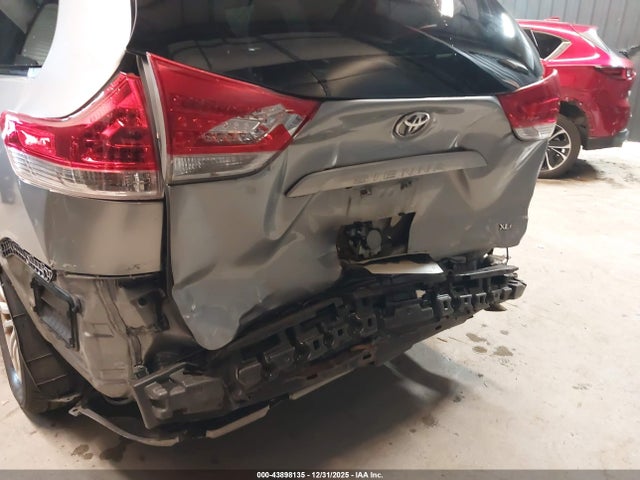 Toyota Sienna Xle V6 8 Passenger