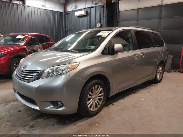 Toyota Sienna Xle V6 8 Passenger