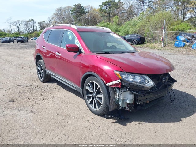 Salvage Nissan Rogue Image