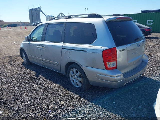 Hyundai Entourage