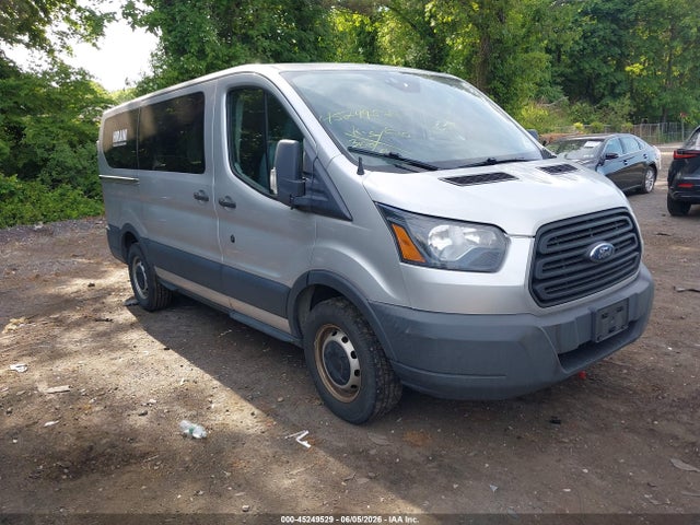 Salvage Ford Transit Image