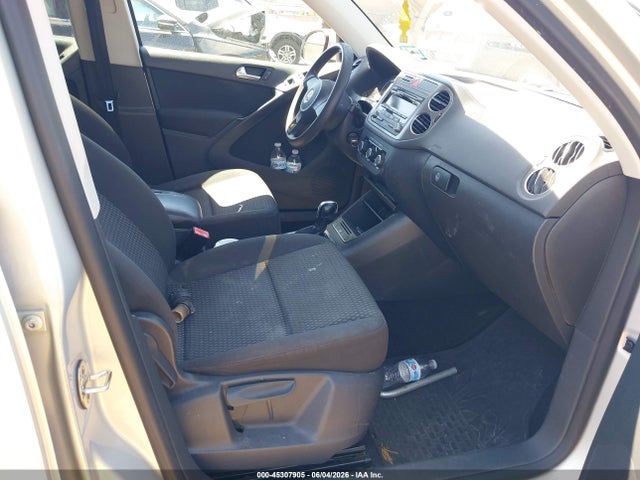 Volkswagen Tiguan S