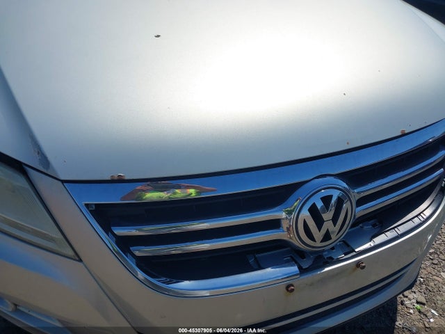 Volkswagen Tiguan S
