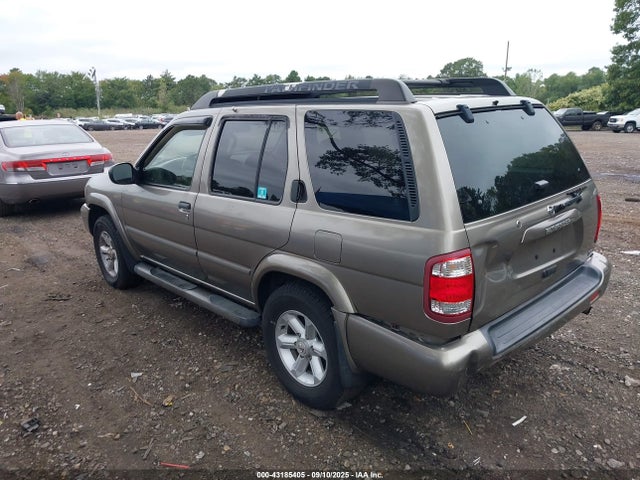Nissan Pathfinder Se