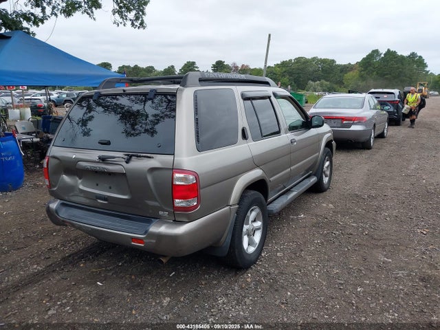 Nissan Pathfinder Se