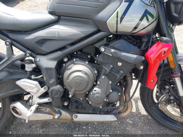 Triumph Trident 660