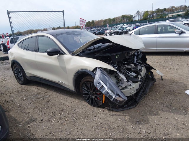 Salvage Ford Mustang Image