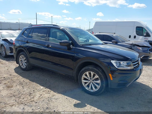 Salvage Volkswagen Tiguan Image