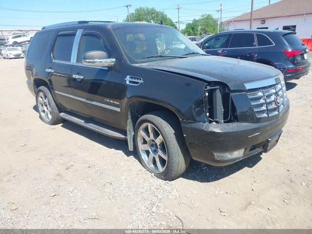 Salvage Cadillac Escalade Image
