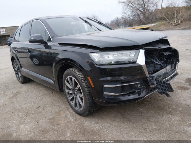 Salvage Audi Q7 Image