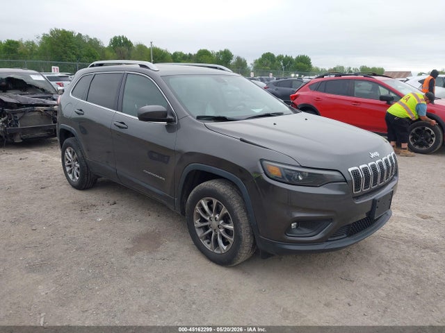 Salvage Jeep Cherokee Image