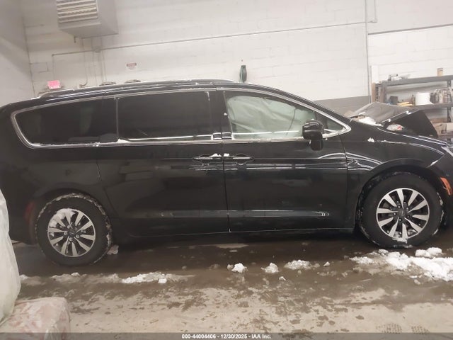 Chrysler Pacifica Touring L