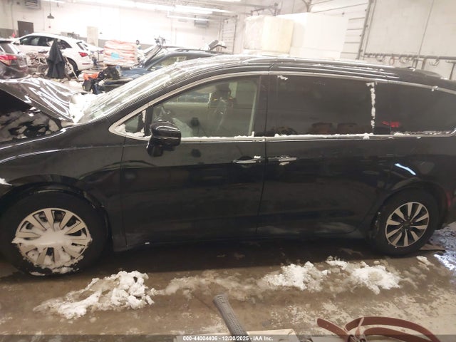 Chrysler Pacifica Touring L