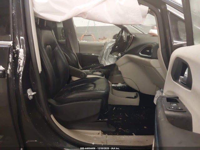 Chrysler Pacifica Touring L