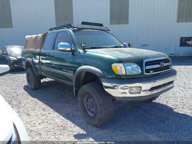 Salvage Toyota Tundra Image