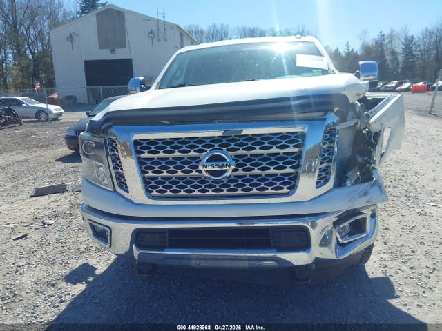 Nissan Titan Sl Gas
