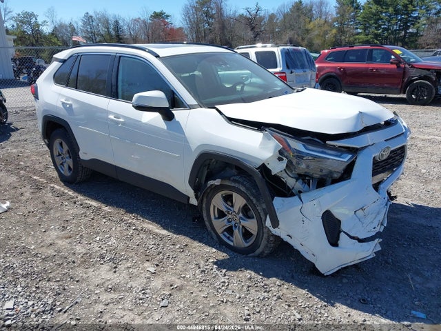 Salvage Toyota RAV4 Image