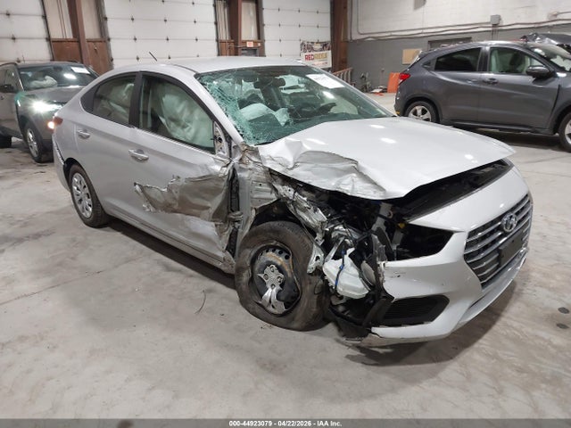 Salvage Hyundai ACCENT Image