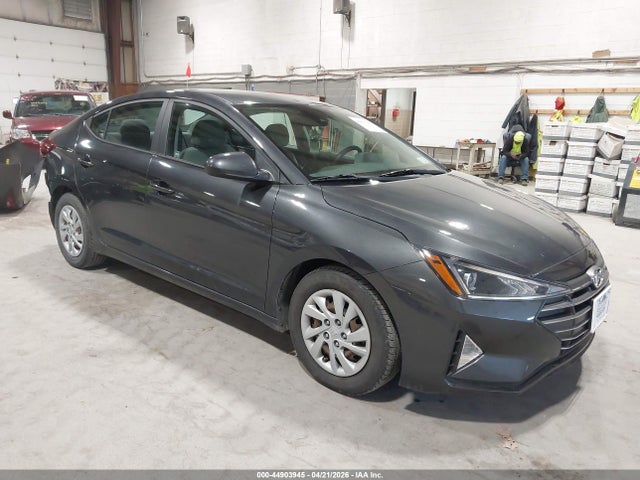 Salvage Hyundai ELANTRA Image
