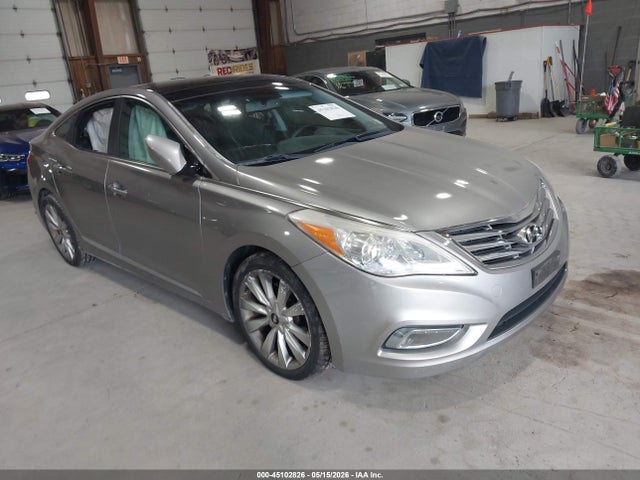 Salvage Hyundai Azera Image
