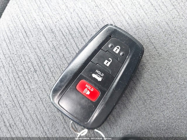 Toyota Camry Le Hybrid
