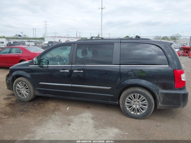Chrysler Town & Country Touring-l