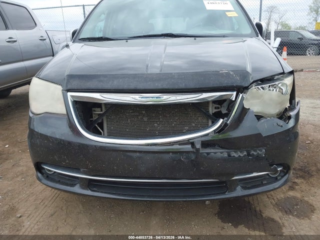 Chrysler Town & Country Touring-l