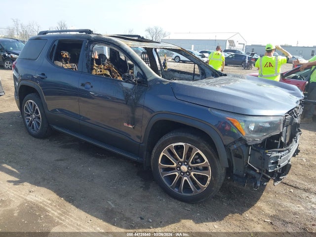 Salvage GMC Acadia Image