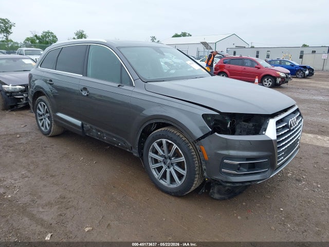 Salvage Audi Q7 Image