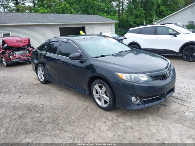 Salvage Toyota Camry Image