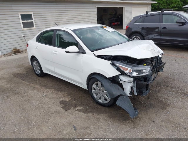 Salvage Kia Rio Image