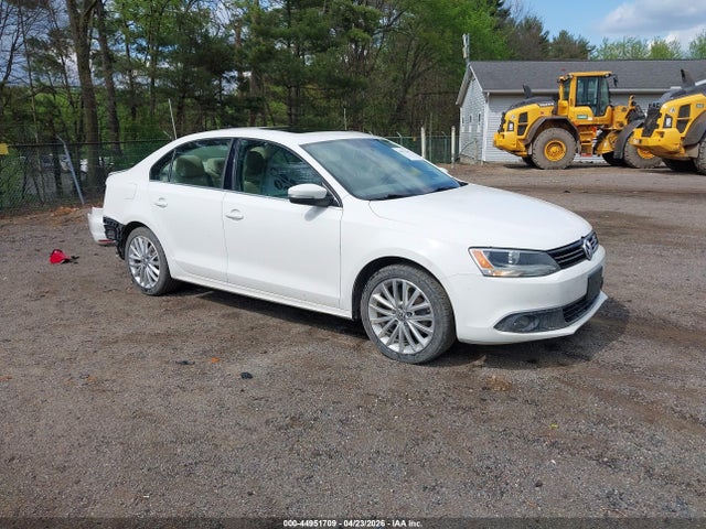 Salvage Volkswagen Jetta Image