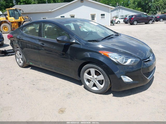 Salvage Hyundai ELANTRA Image