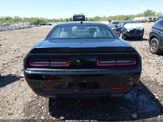 Dodge Challenger Sxt Awd
