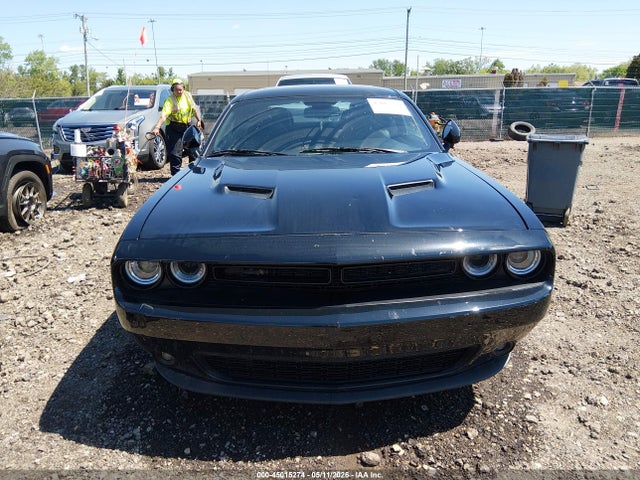 Dodge Challenger Sxt Awd