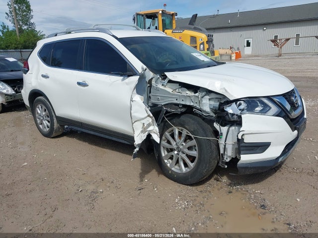Salvage Nissan Rogue Image